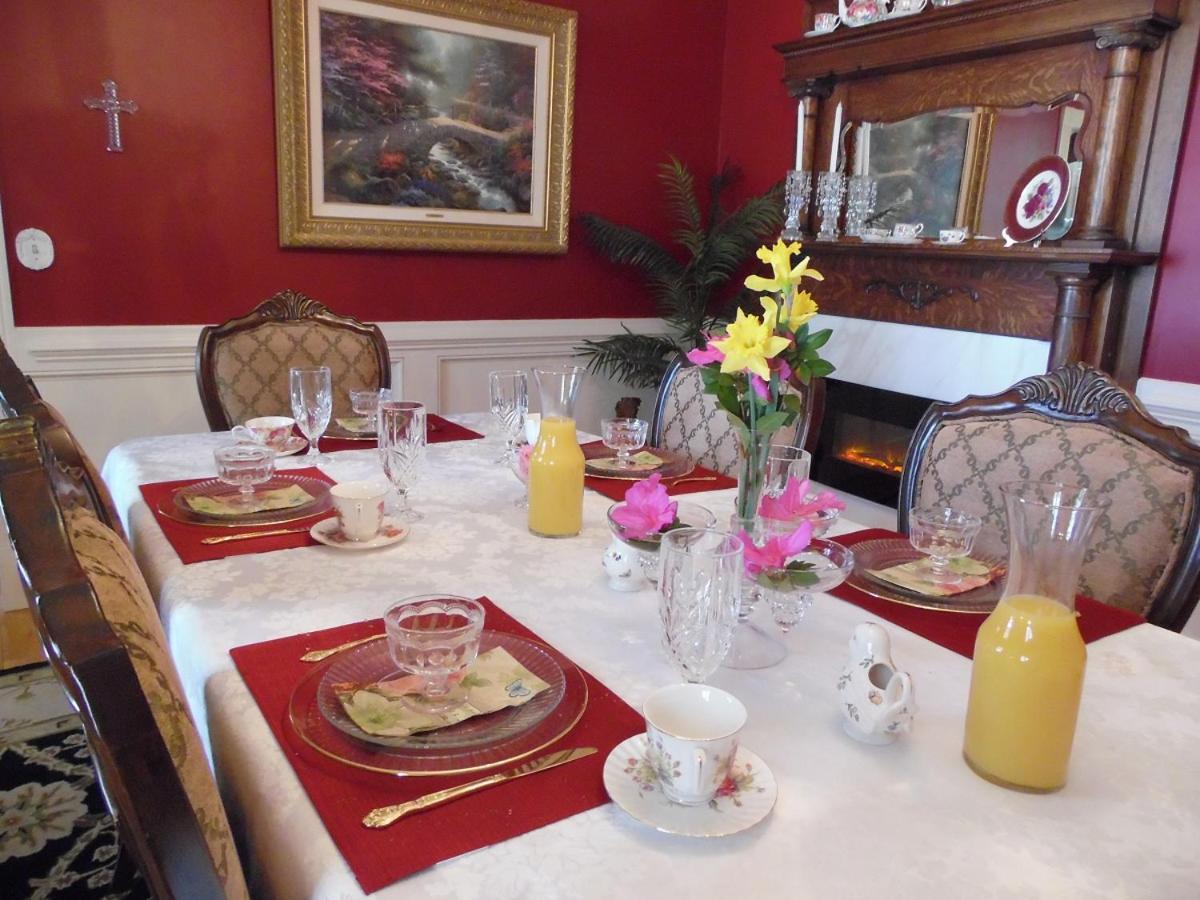 Caroline'S Bed And Breakfast Съмървил Екстериор снимка