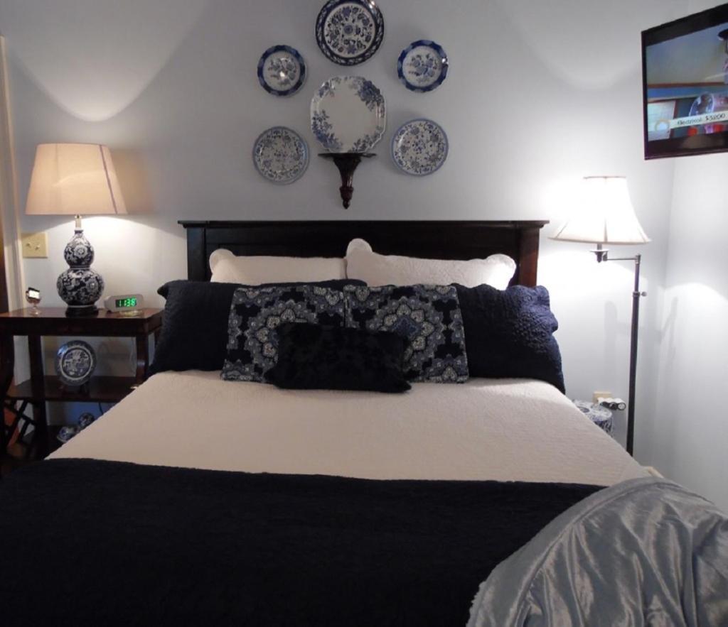 Caroline'S Bed And Breakfast Съмървил Екстериор снимка