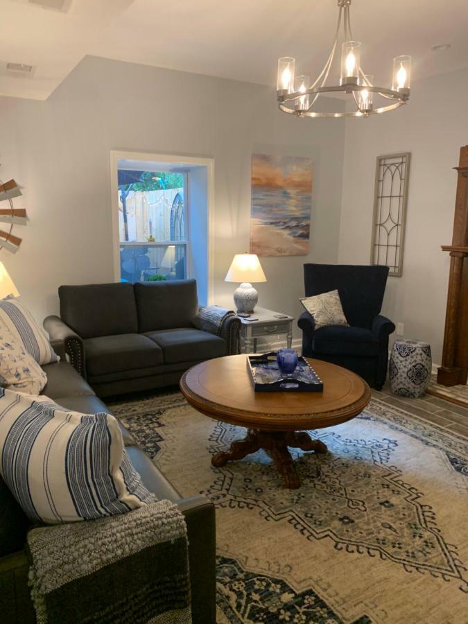 Caroline'S Bed And Breakfast Съмървил Екстериор снимка