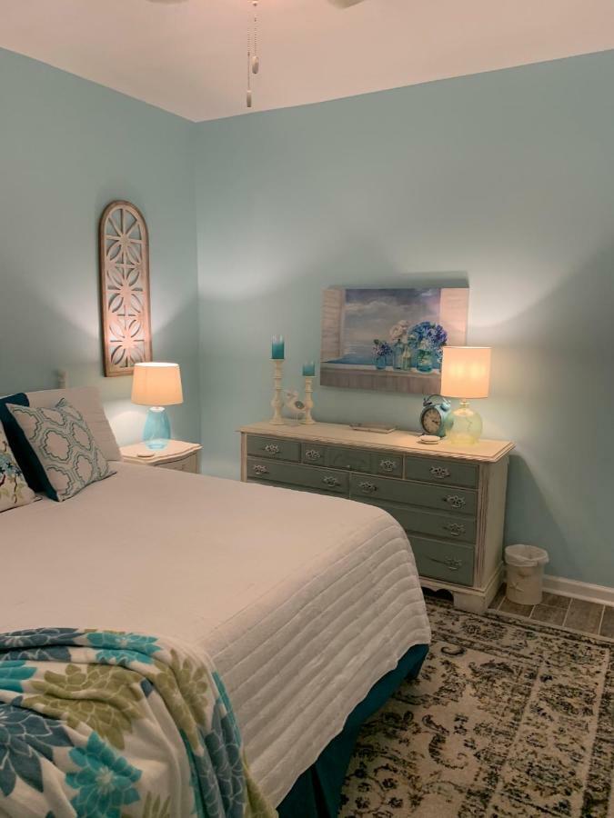Caroline'S Bed And Breakfast Съмървил Екстериор снимка
